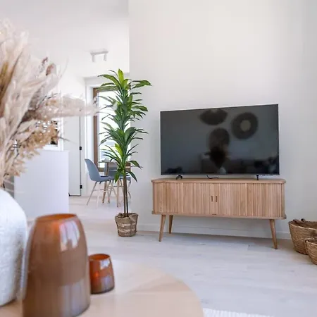 Huswell - Stylish With Terrace Near The 아파트 *